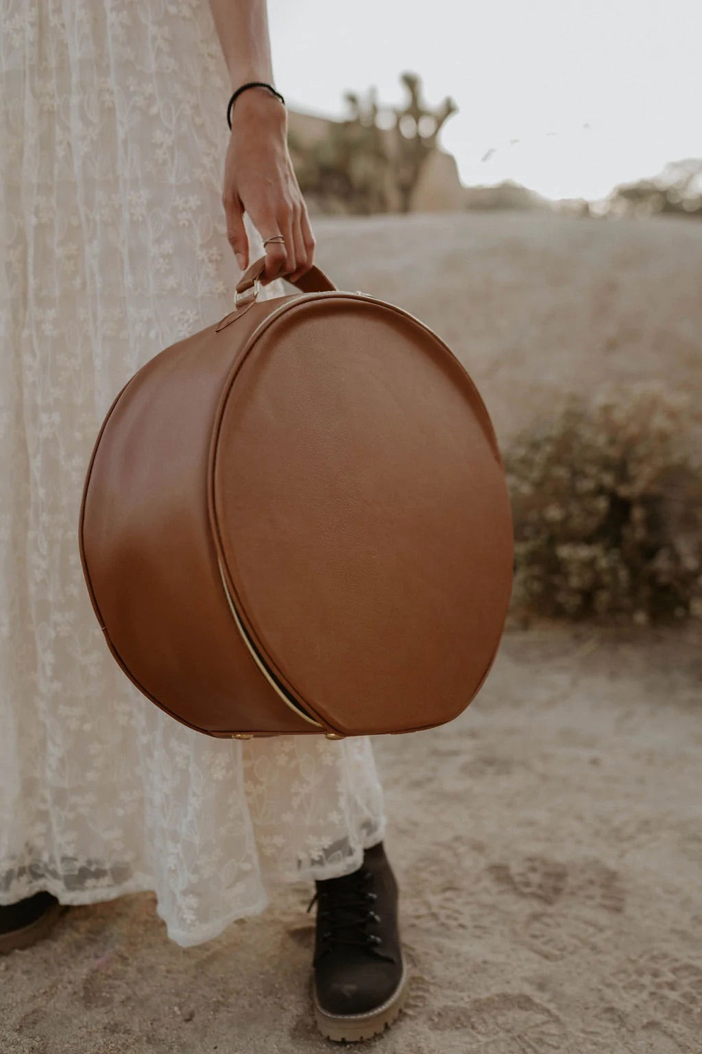 Travel Hat Carrier Black/Gold- Black D&D